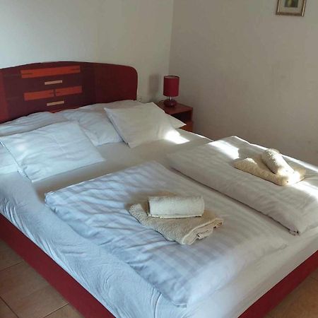 Mediterran Apartman Es Vendeghaz Hajduszoboszlo Exterior photo