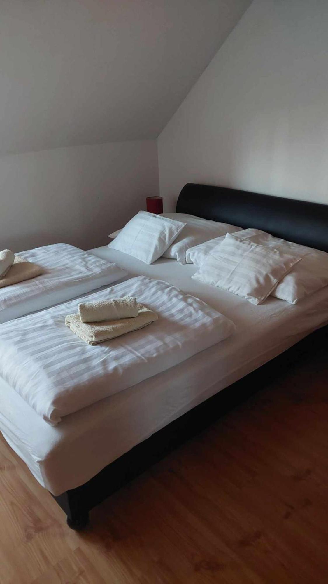 Mediterran Apartman Es Vendeghaz Hajduszoboszlo Exterior photo